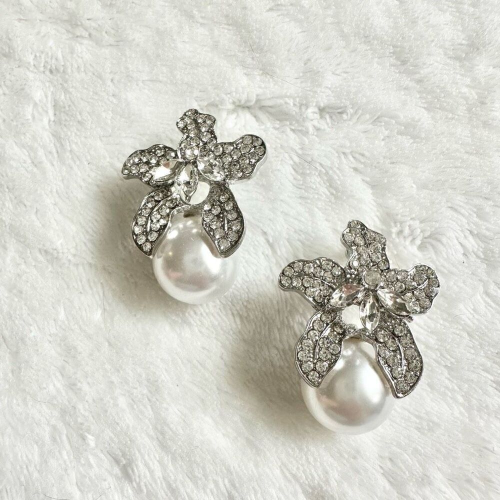 Orchid style pearl dangle earrings 
